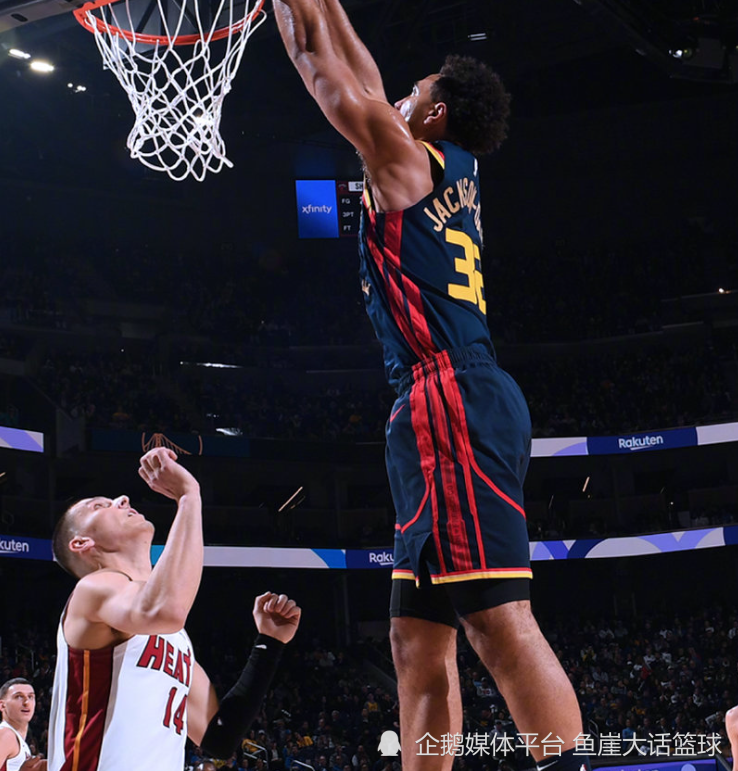 希腊男篮完胜篮网B队，阿德巴约制霸全场的简单介绍