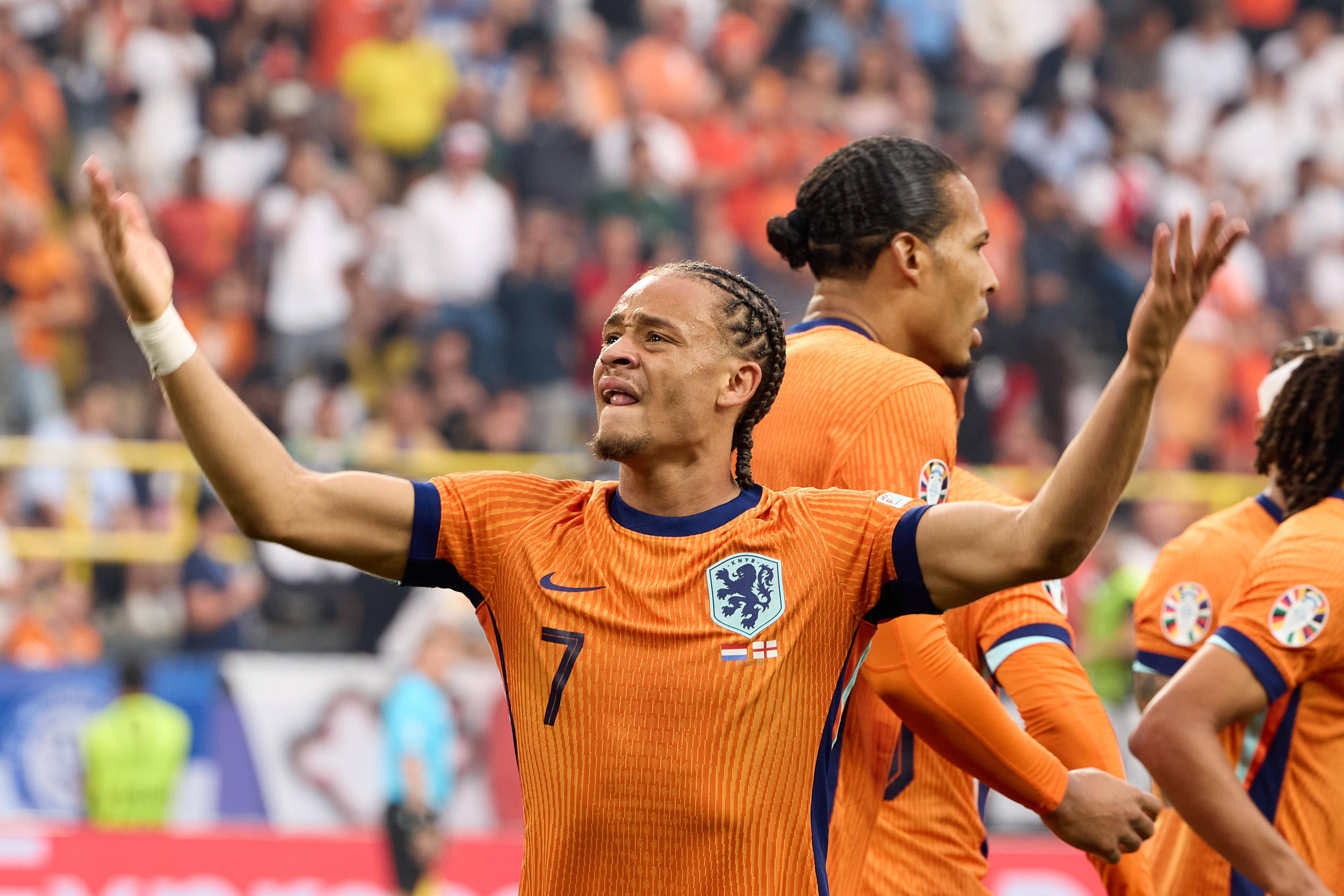 英格兰队表现强势，力压对手获胜