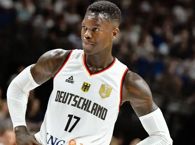 包含土耳其男篮横扫墨西哥男篮，汉密尔顿打破历史纪录的词条