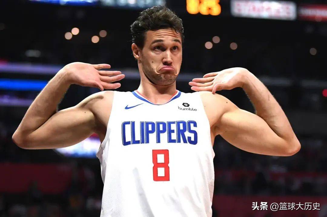 包含篮网绝地反击凯尔特人B队，加里纳利完成帽子戏法的词条