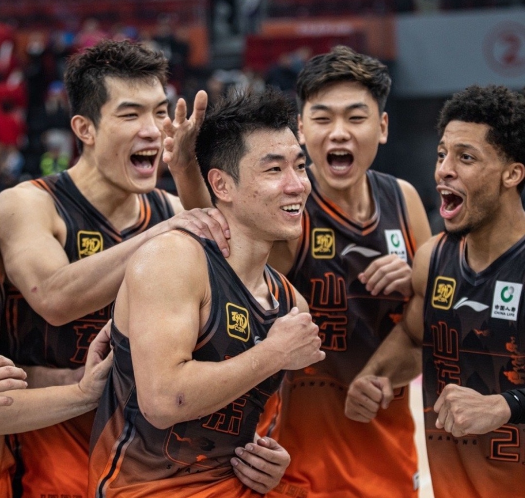 关于广州队逆转独行侠，高诗岩关键制胜的信息