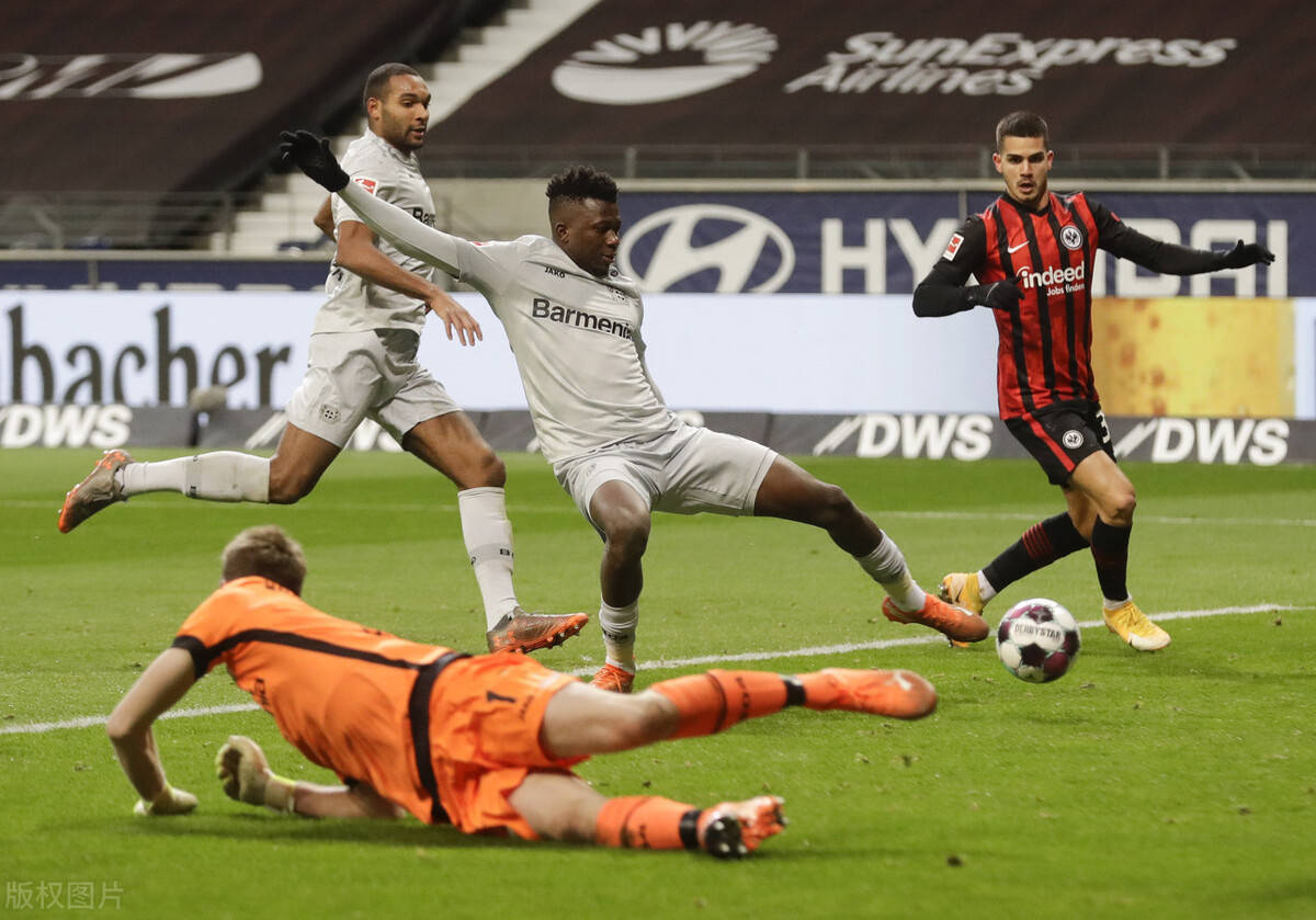 包含日本鏖战勒沃库森,奥亚尔萨瓦尔统治全场的词条 包含日本鏖战勒沃库森,奥亚尔萨瓦尔统治全场的词条