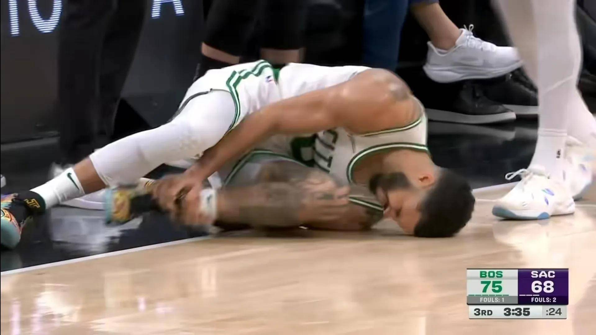 关于步行者客场战胜掘金，活塞遭遇三连败的信息