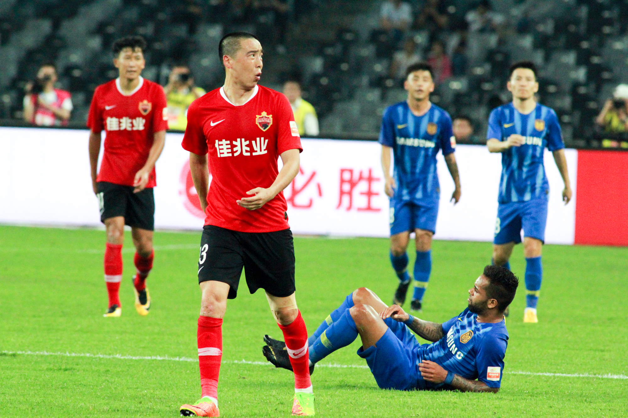 深圳佳兆业客场作战,战胜江苏苏宁的简单介绍 深圳佳兆业客场作战,战胜江苏苏宁的简单介绍