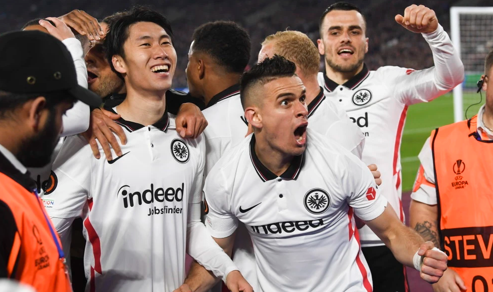 法兰克福球员集体进步,赛季表现稳定 法兰克福球员集体进步,赛季表现稳定