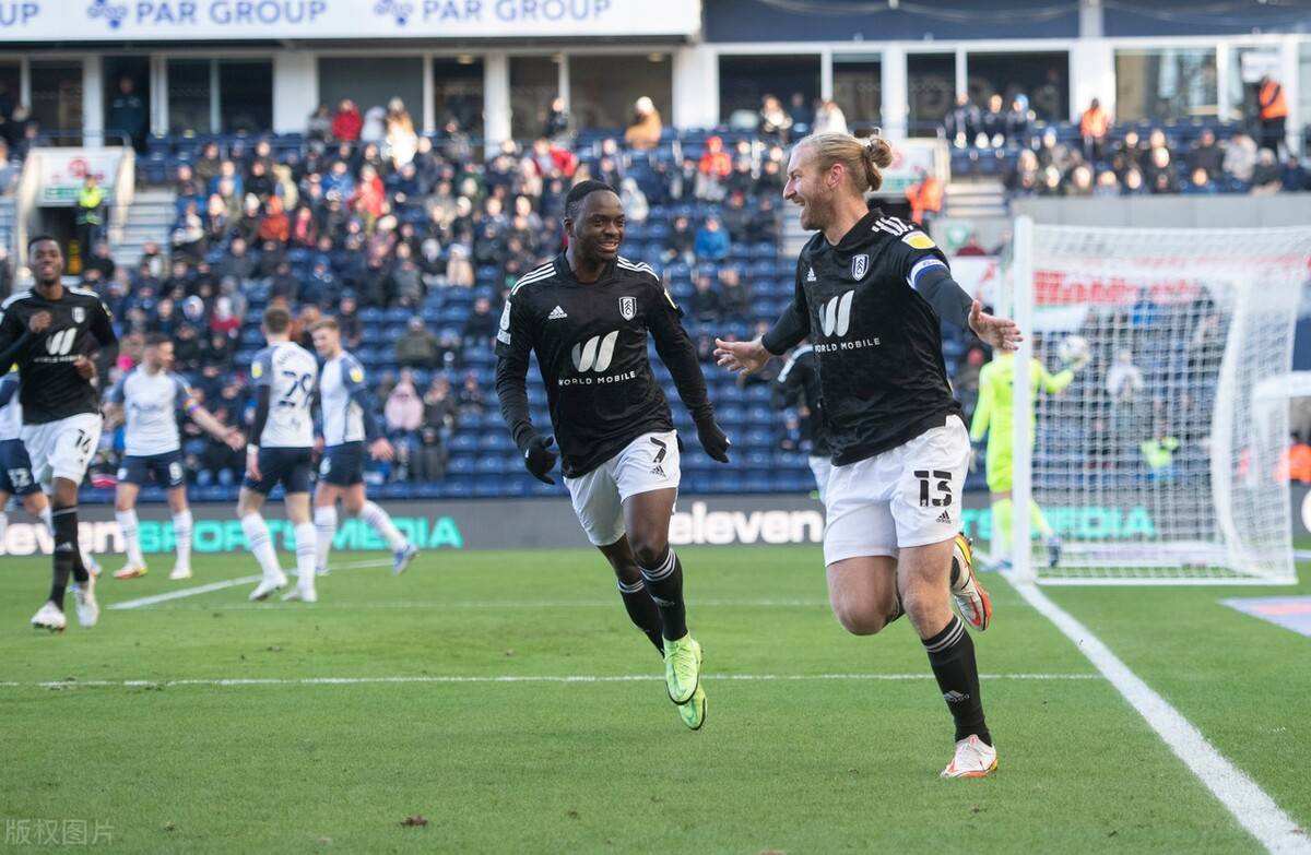 包含尼姆客场战胜图卢兹，继续追赶积分榜前列的词条