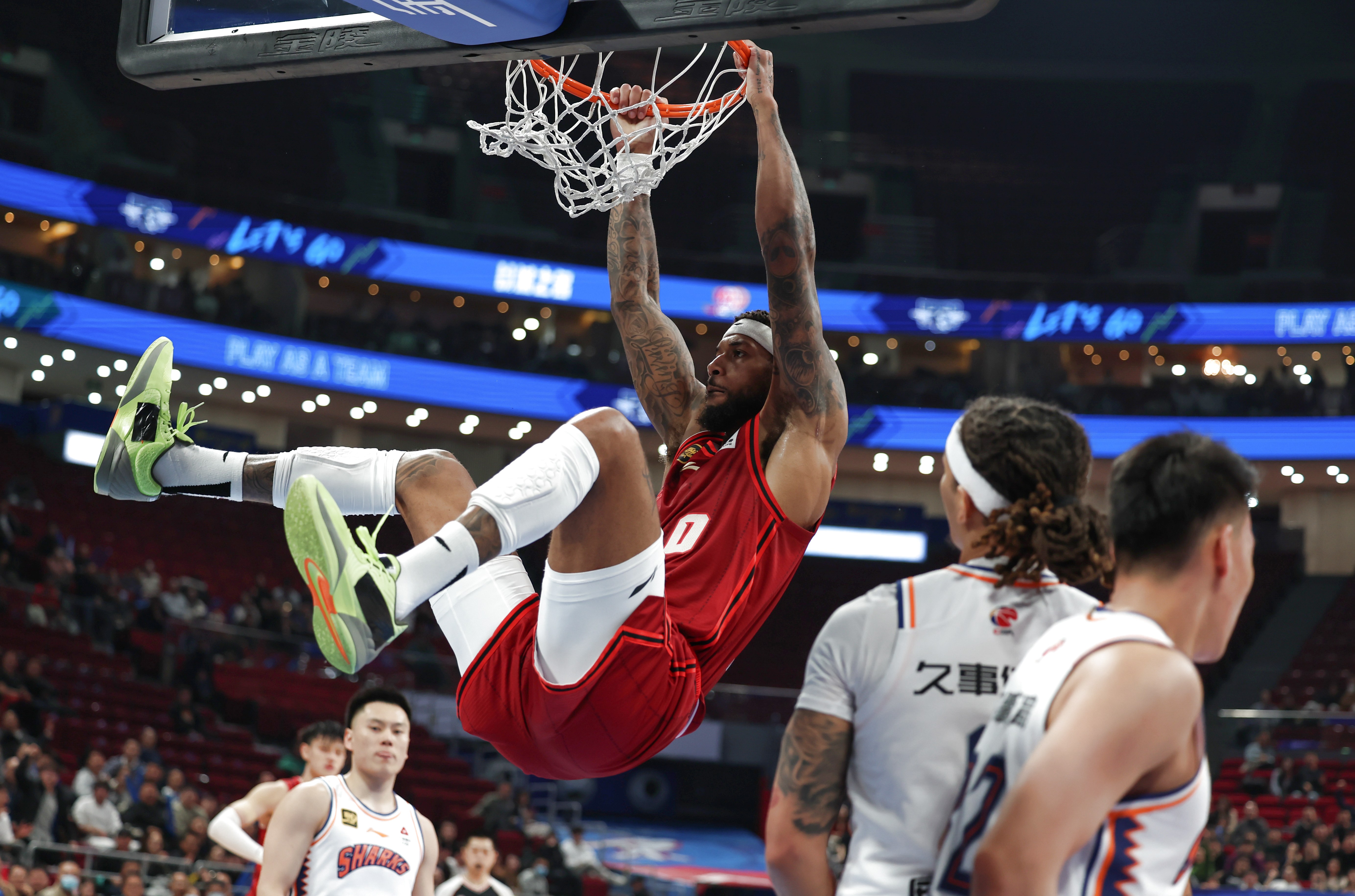 关于情绪高涨！世界篮球赛事焦点频现的信息