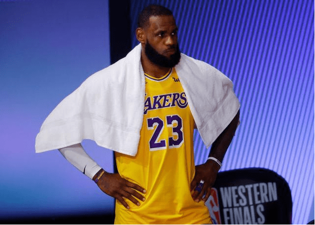 福建队力克广州队，詹姆斯关键制胜