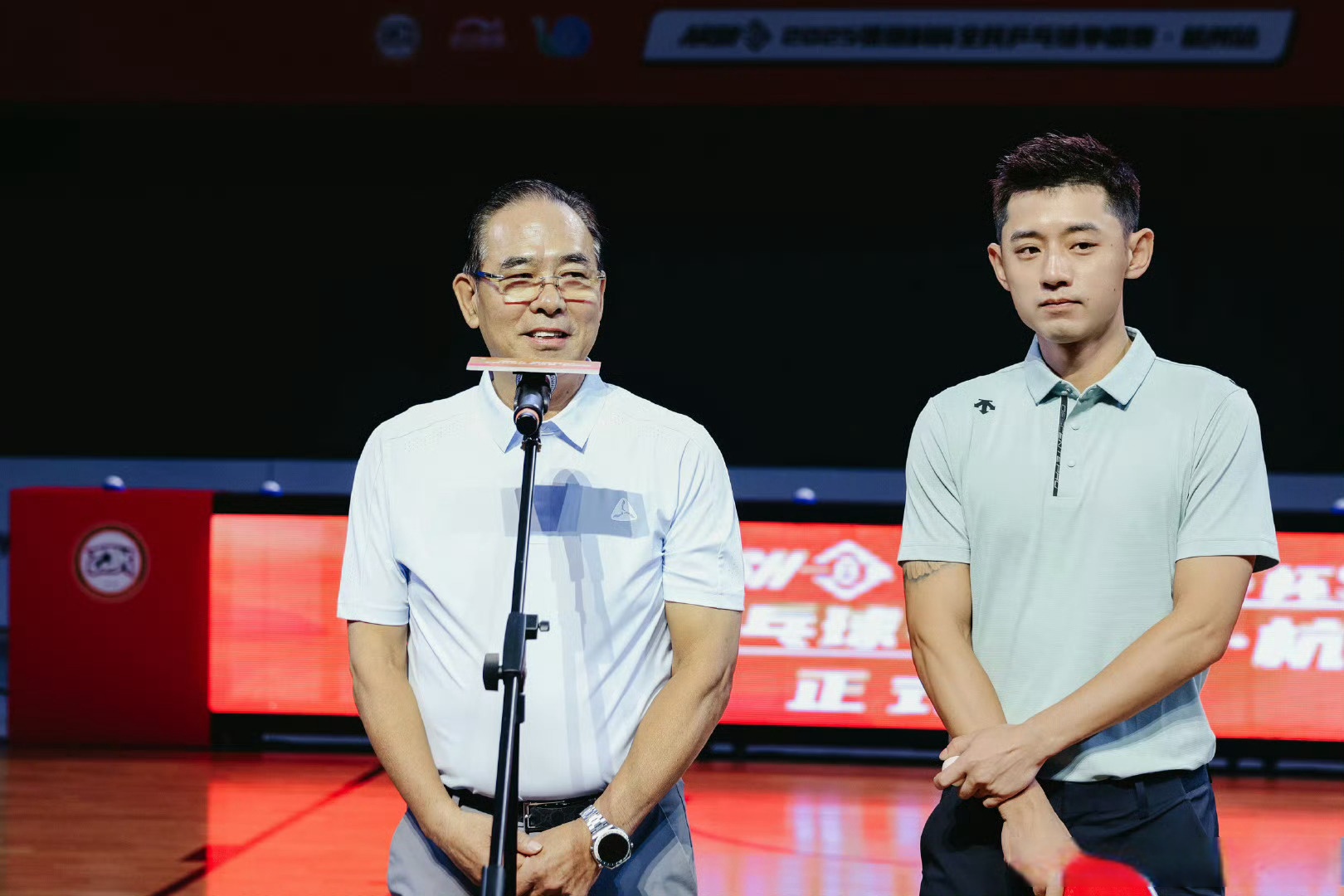 法国乒乓球队翻盘日本乒乓球队，张继科制霸全场的简单介绍