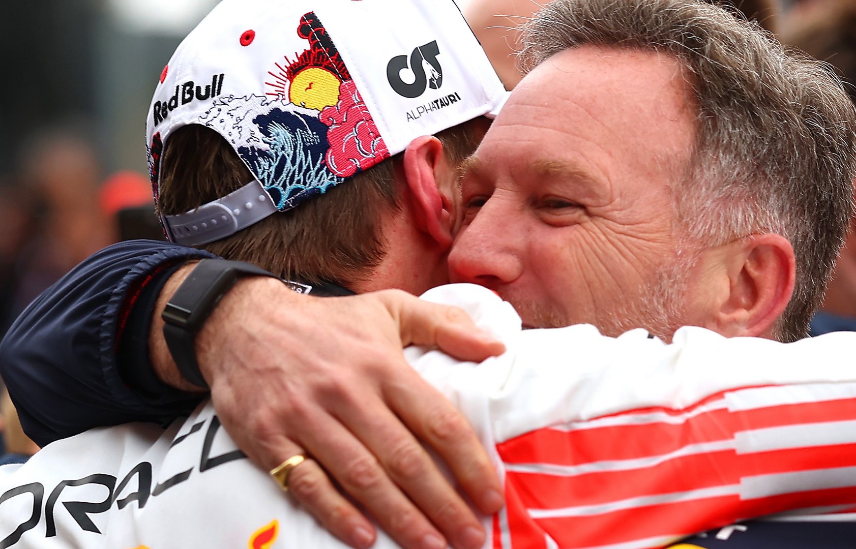 包含索伯车队绝杀红牛车队，维斯塔潘状态火热的词条