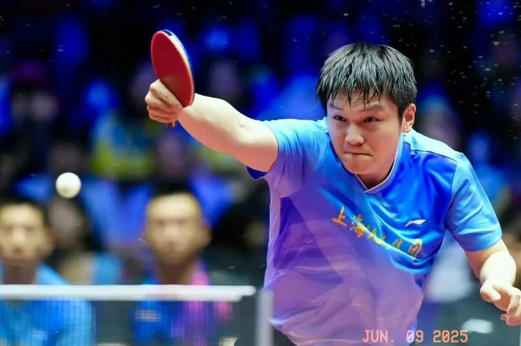 法国乒乓球队险胜德国乒乓球队，樊振东三分雨点燃全场的简单介绍