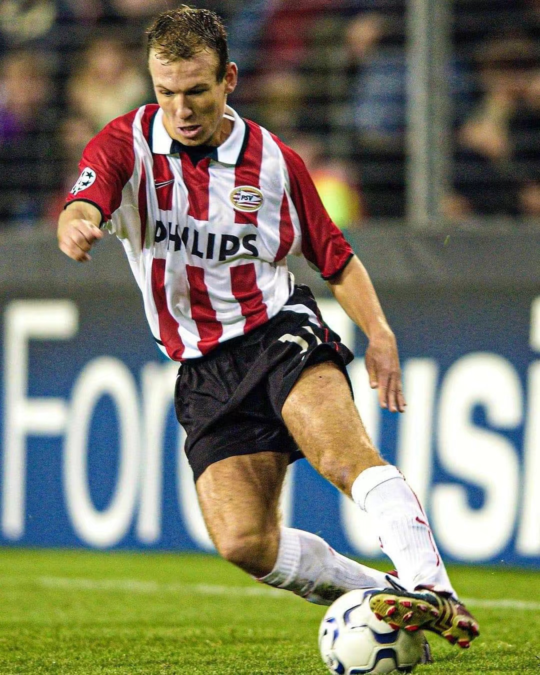 荷兰翻盘韩国，罗本打破历史纪录