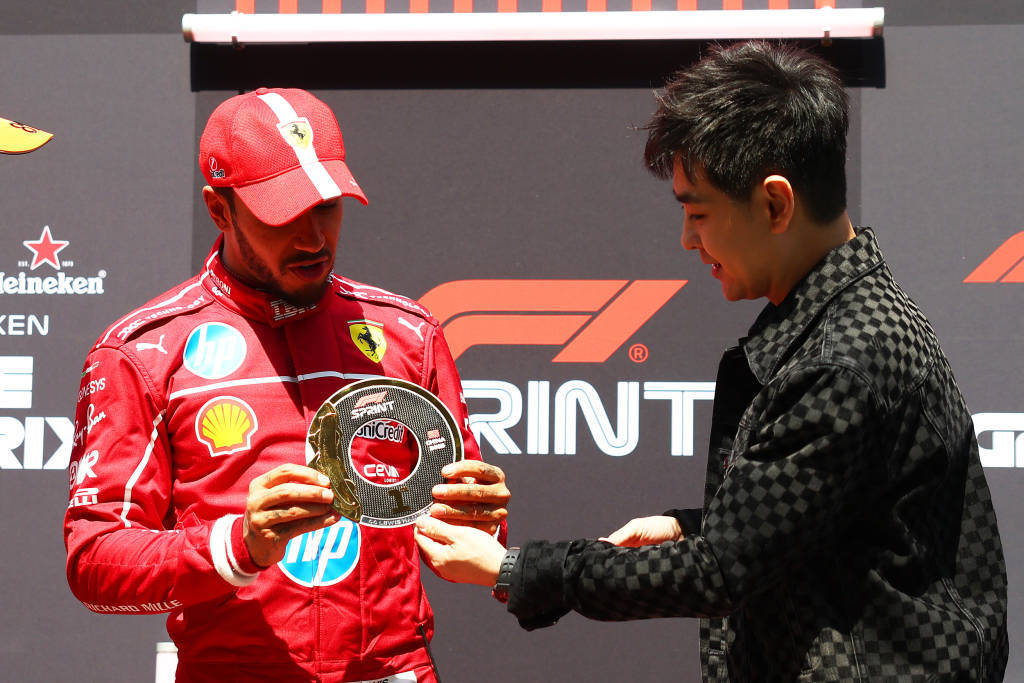 法拉利横扫红牛二队，汉密尔顿关键制胜的简单介绍