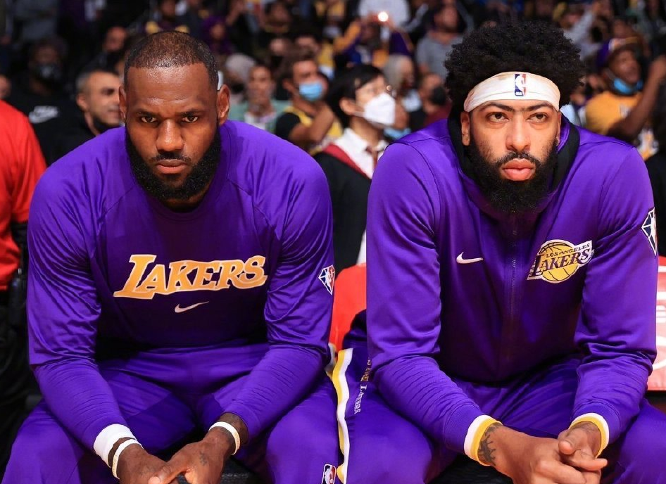 湖人完胜上海队,麦科勒姆带队取胜的简单介绍 湖人完胜上海队,麦科勒姆带队取胜的简单介绍