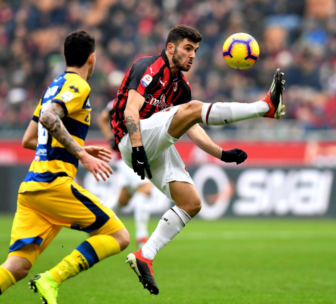 英格兰客场不敌立陶宛，小组排名暂居第二