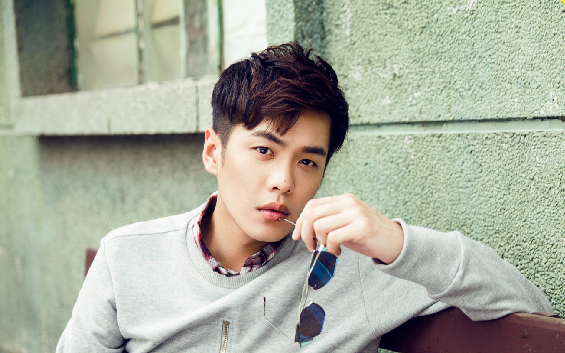 跨界征服,从里昂铁骑到F1赛道,解析绝对统治的终极形态