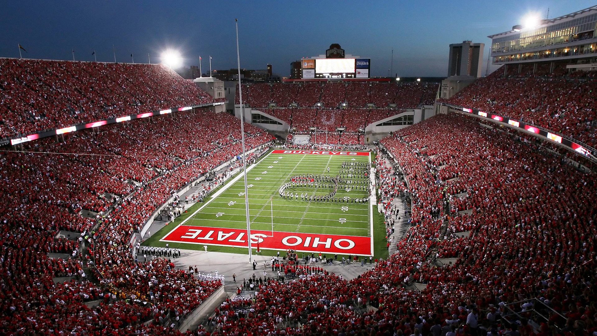 勒沃库森打穿曼联防线,姆巴佩赛后评分拉满,一场定义现代足球的战术革命