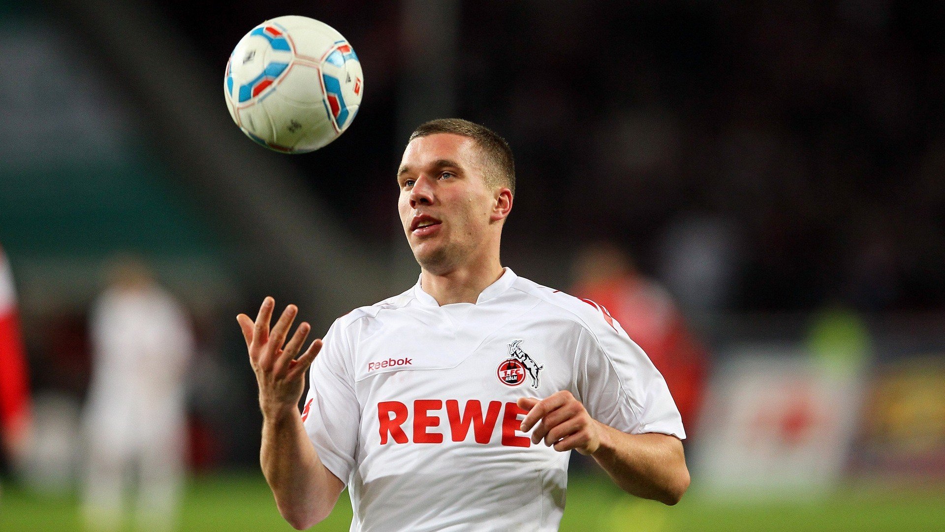 太阳升起时,霍勒迪如何主宰对阵广厦的胜负天平