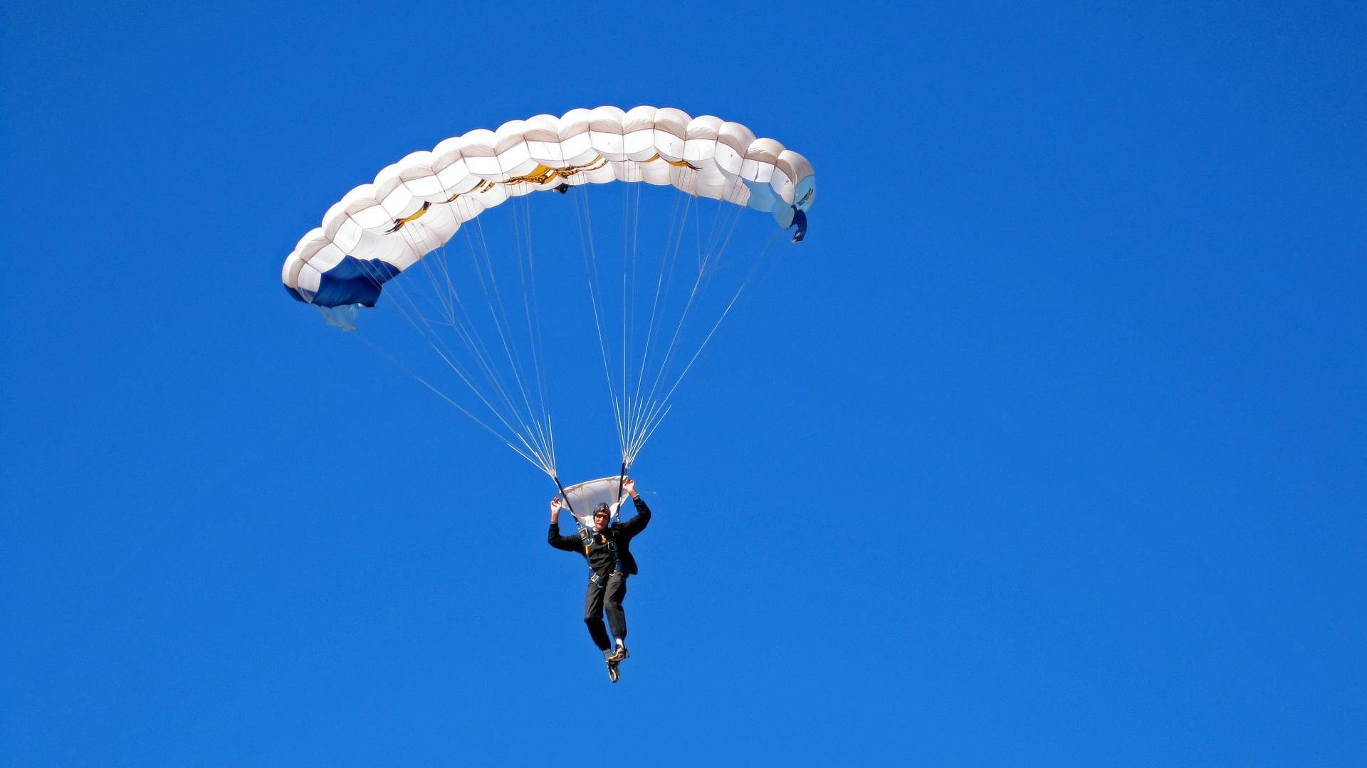 一剑封喉!塔图姆关键回合不手软,独行侠绝杀老鹰诠释巨星本色