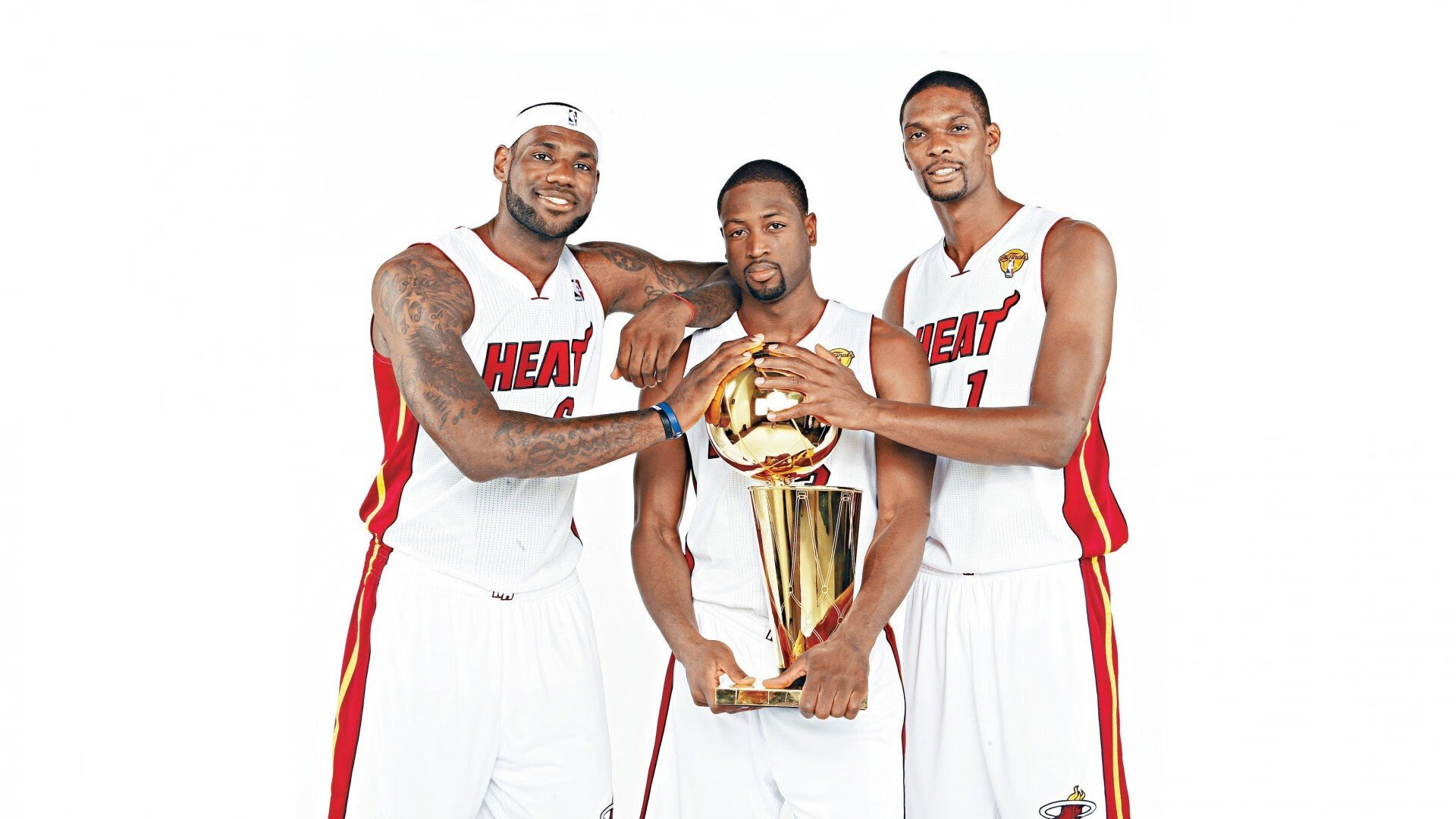 世界杯预选赛焦点战，美加墨三国激战正酣，广东队狂胜广厦队创纪录